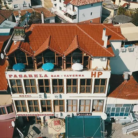 Pasarela 3* בראט